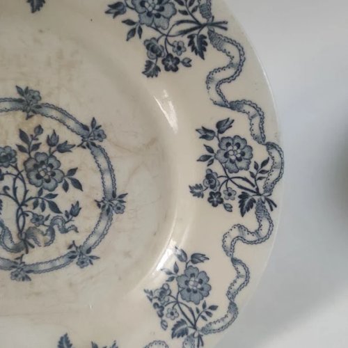1 assiette plate en porcelaine opaque de Gien, modèle Osborne