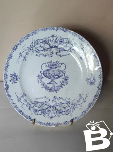 1 Assiette plate, Terre de Fer HB Choisy-le-Roi