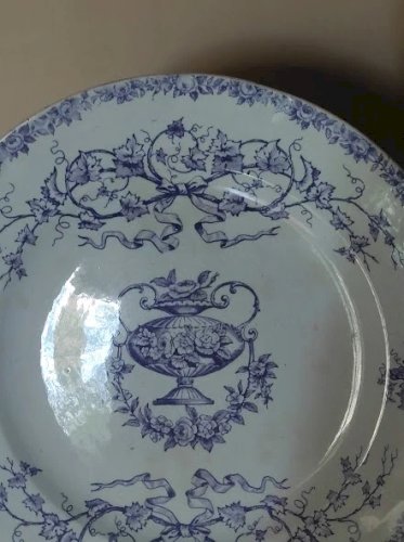 1 Assiette plate, Terre de Fer HB Choisy-le-Roi