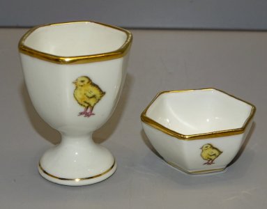 - 1 EGG CUP + 1 SMALL LIMOGES PORCELAIN BOWL with CHICKS & OTHER D decorations