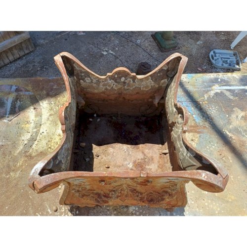 1 Jardinière en Fonte 1900 de Charleville - Mézières Style Rocaille