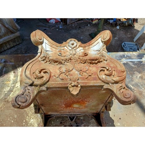 1 Jardinière en Fonte 1900 de Charleville - Mézières Style Rocaille