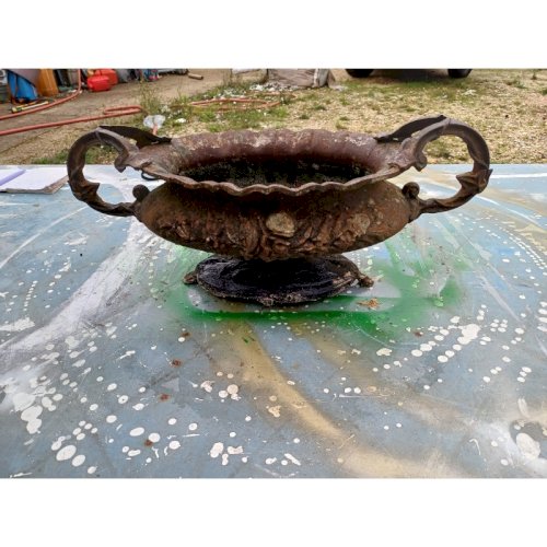 1 Jardinière en Fonte 1900 de Charleville - Mézières