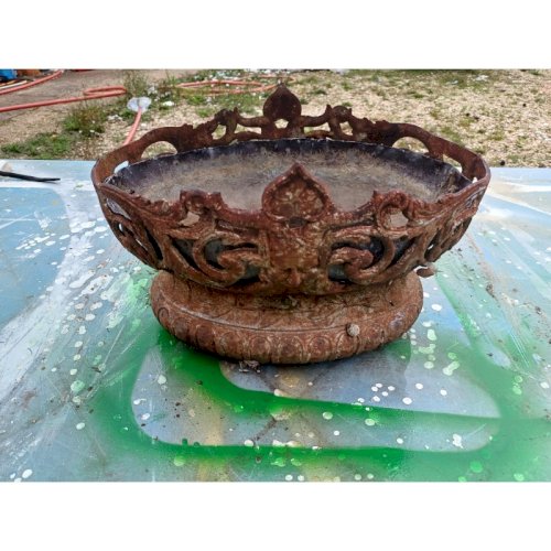 1 Jardinière en Fonte 1900 de Charleville - Mézières