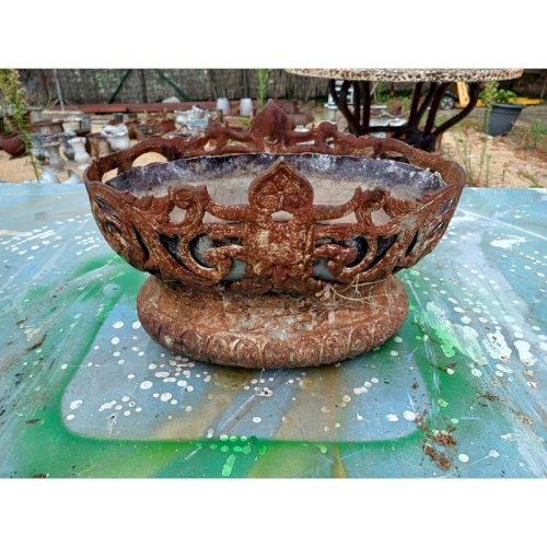 1 Jardinière en Fonte 1900 de Charleville - Mézières