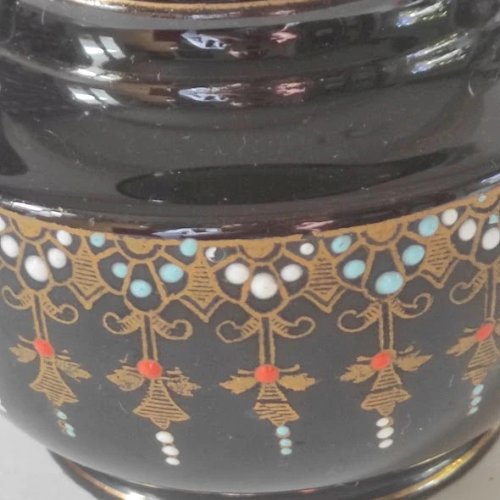 1 petit pichet ou crémier en porcelaine Anglaise Gibson, modèle Victoria