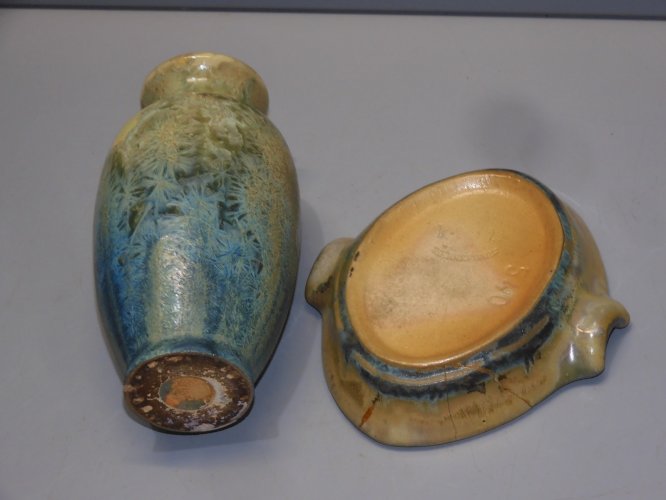 -1 PETIT VASE  et 1 COUPELLE CENDRIER GRES à METALLISATIONS PIERREFONDS   D