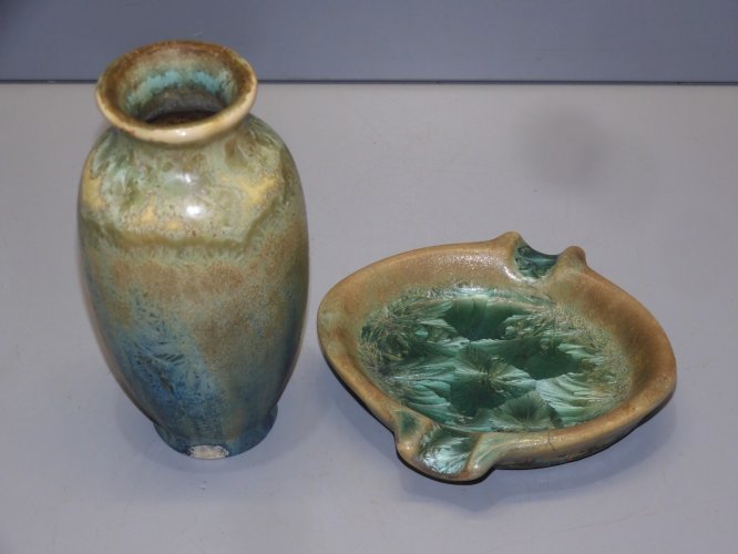 -1 PETIT VASE  et 1 COUPELLE CENDRIER GRES à METALLISATIONS PIERREFONDS   D