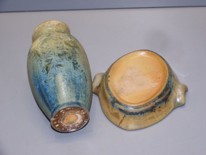 -1 PETIT VASE  et 1 COUPELLE CENDRIER GRES à METALLISATIONS PIERREFONDS   D
