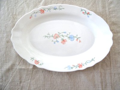  1 OVAL DISH WITH SWEET PEA FLOWERS ARCOPAL FRANCE 178102
