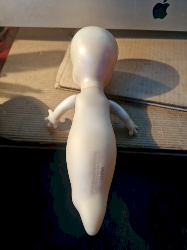 1 pouêt  OU AUTRE CASPER  25 cm