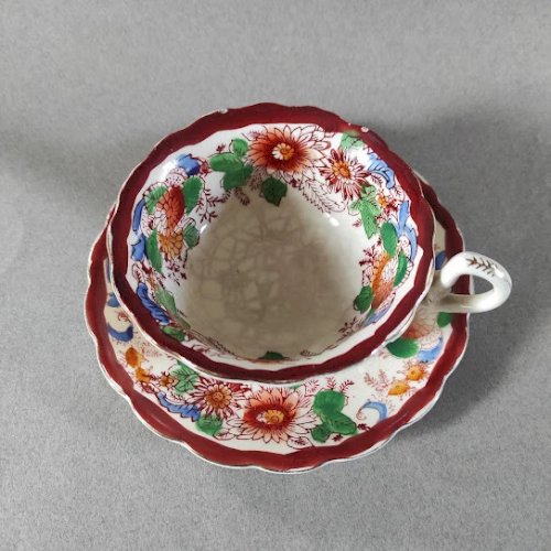 1 tasse à thé ancienne en porcelaine Japonaise, décor Floral