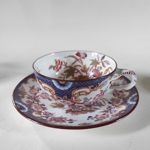 1 tasse en porcelaine fine de Sarreguemines décor Minton N°217