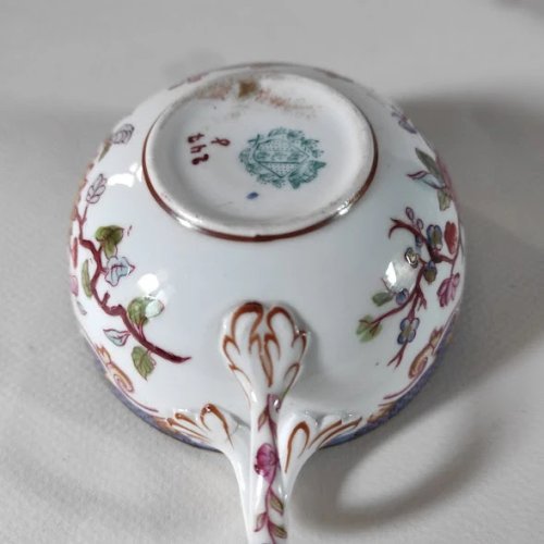 1 tasse en porcelaine fine de Sarreguemines décor Minton N°247