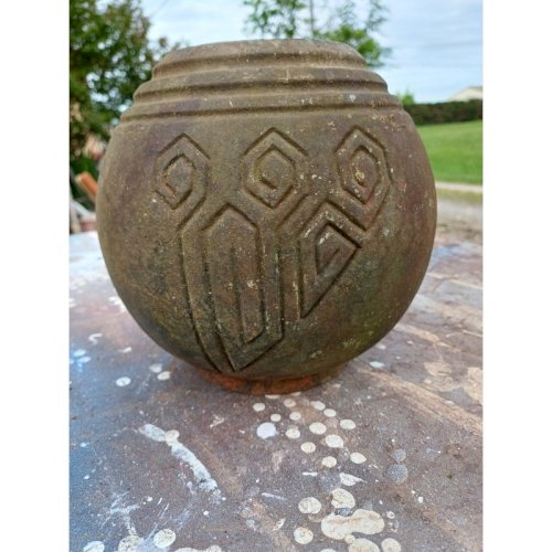 1 vase Rond en Fonte 1900 de Style Art déco : Charleville - Mézières
