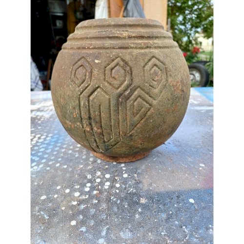 1 vase Rond en Fonte 1900 de Style Art déco : Charleville - Mézières