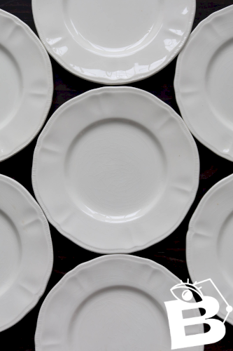 10 assiettes à dessert vintage en faïence ivoire au marli chantourné