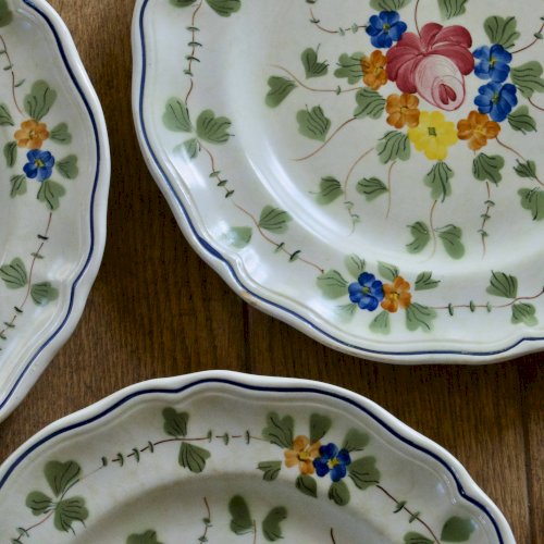10 assiettes plates Longchamp collection Nemours peintes à la main