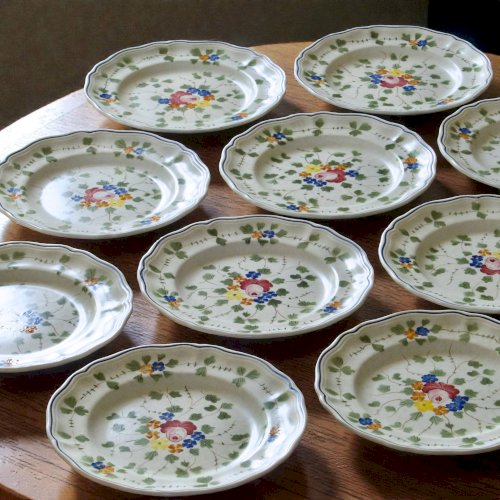 10 assiettes plates Longchamp collection Nemours peintes à la main