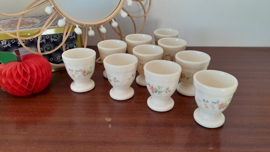10 coquetiers porcelaine