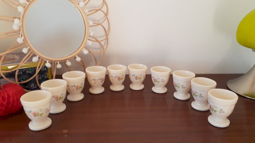 10 coquetiers porcelaine