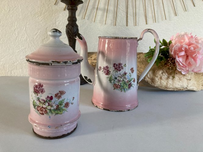 1024⚜️ Décoration Ancienne Cafetière en Tôle Émaillée Rose Vintage Hauteur 30 Cm