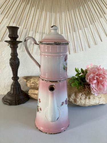 1024⚜️ Décoration Ancienne Cafetière en Tôle Émaillée Rose Vintage Hauteur 30 Cm