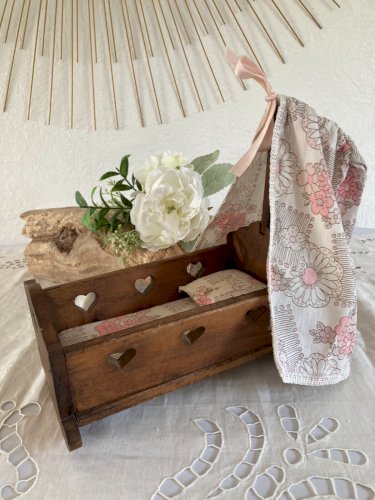 1024⚜️ Jouet Ancien Petit Lit Berceau De Poupée à Bascule en Bois Vintage