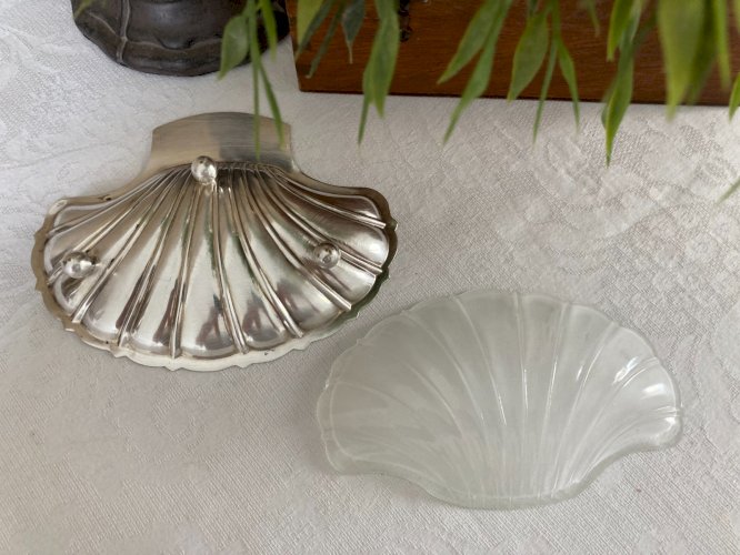 1025⚜️ Ancien Beurrier Coquillage Saint Jacques Plaqué Argent 3 G et Sa Coupelle