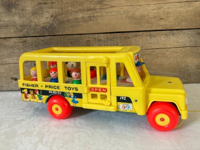 1025⚜️ Vintage Yellow Fisher Price Toys Bus Ref 192 with 7 Figures Year 1965