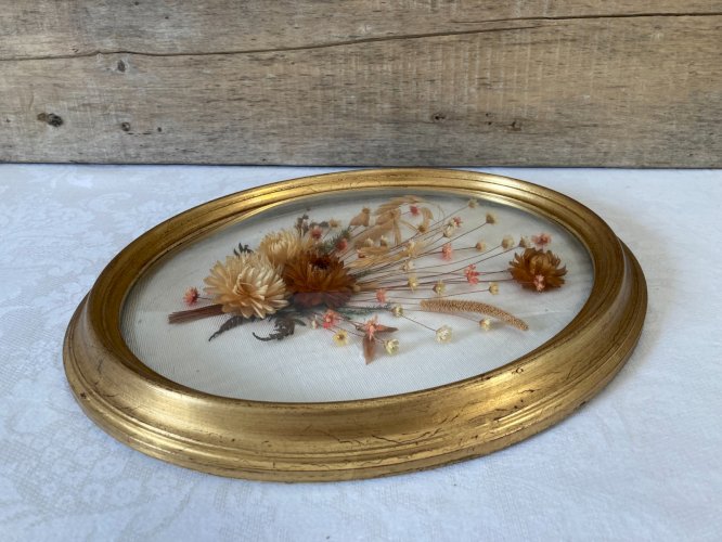 1025⚜️ Ancien Cadre Ovale Doré en Verre Bombé Fleurs Séchées Vintage Haut 30 Cm
