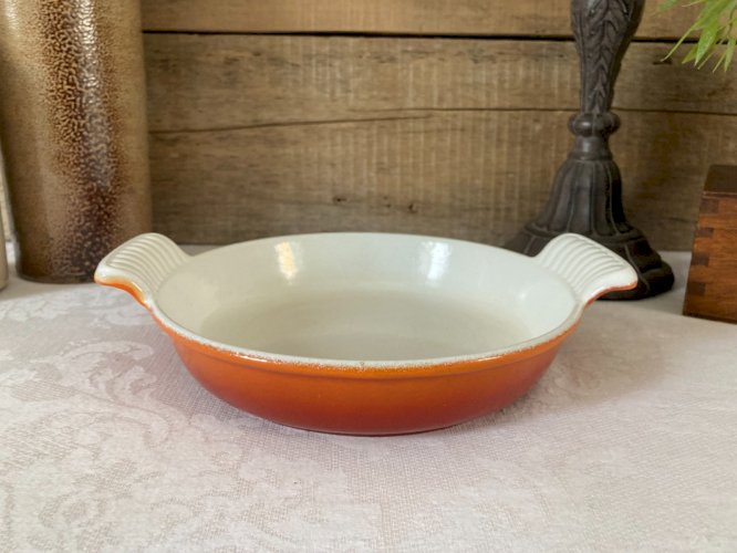 1025⚜️ Ancien Plat à Gratin Rond Orange Vintage Diamètre 18 Cm Style Le Creuset