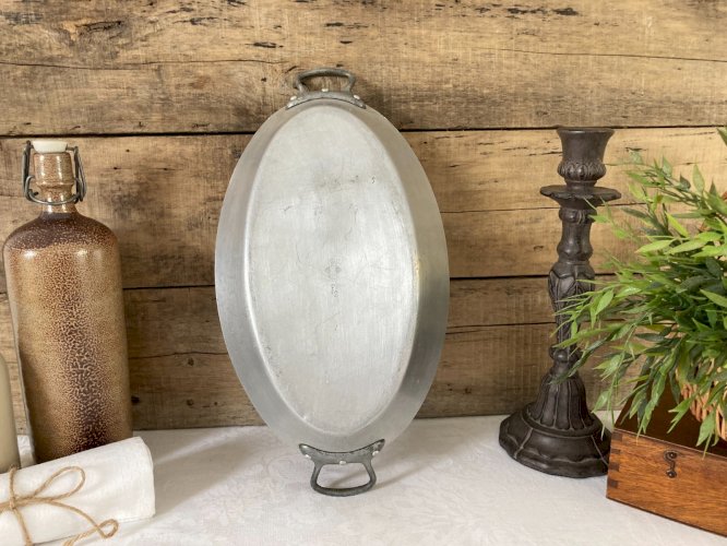 1025⚜️ Ancien Plat Ovale Tournus Unis France en Aluminium Longueur 32 Cm Vintage