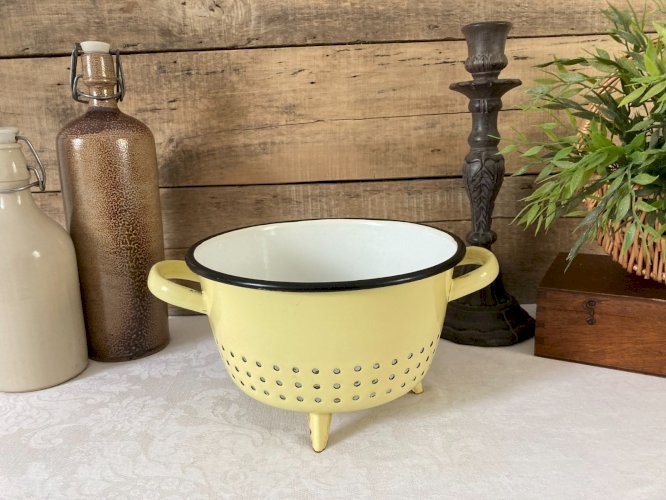 1025⚜️ Ustensile de Cuisine Ancienne Passoire en Tôle Émaillée Jaune Vintage