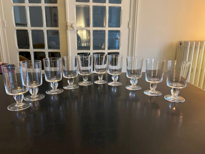 10,verres ancien au pied torsadé