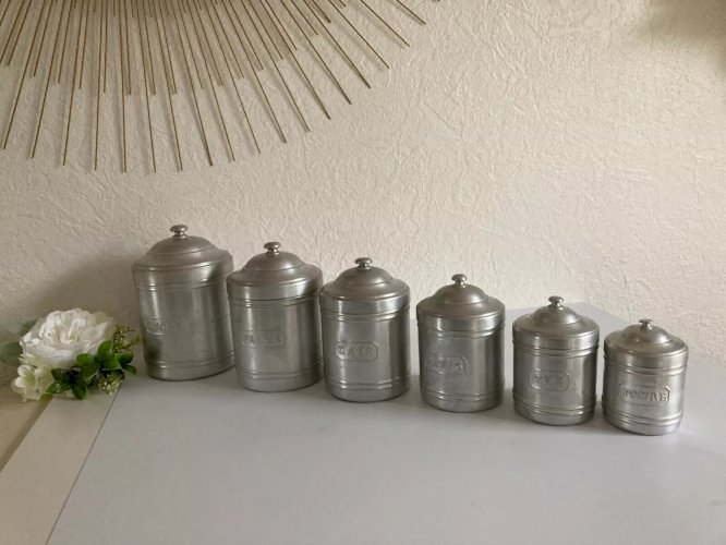 11 ⚜️ Ancienne Série Complète de 6 Pots à Épices en Aluminium Vintage