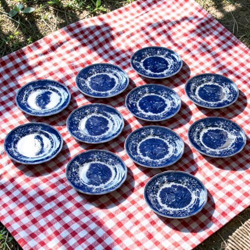 11 assiettes anglaises signées Enoch Wedgwood Avon Cottage