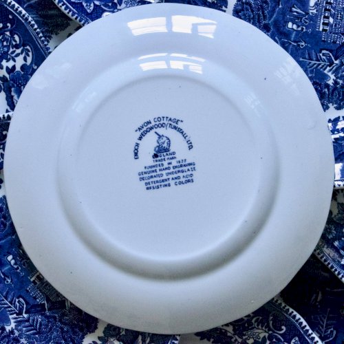 11 assiettes anglaises signées Enoch Wedgwood Avon Cottage