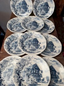 11 Gien/Wedgwood plates model Ludlow 1960