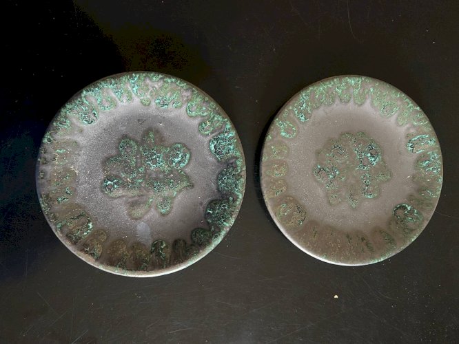 11 assiettes plates en céramique lava Petit Massé Morvan