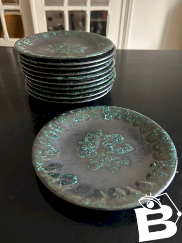 11 assiettes plates en céramique lava Petit Massé Morvan