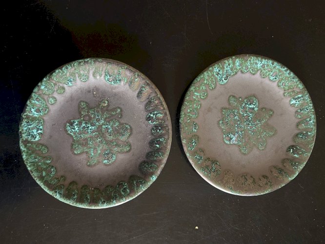 11 assiettes plates en céramique lava Petit Massé Morvan