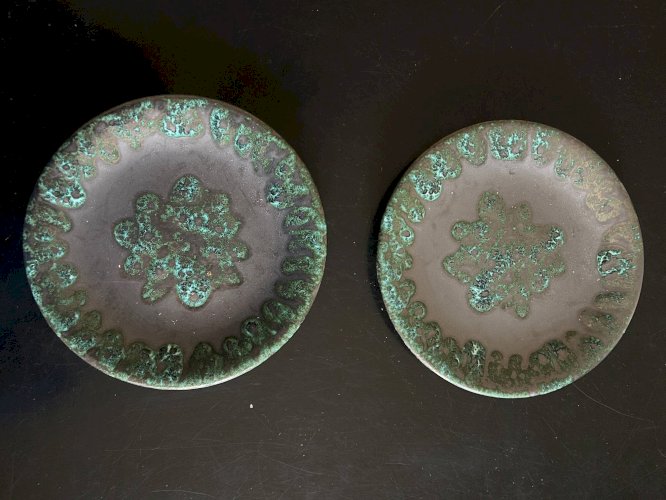 11 assiettes plates en céramique lava Petit Massé Morvan