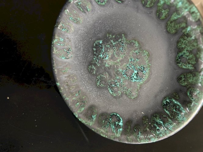 11 assiettes plates en céramique lava Petit Massé Morvan