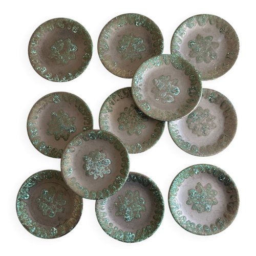 11 assiettes plates en céramique lava Petit Massé Morvan