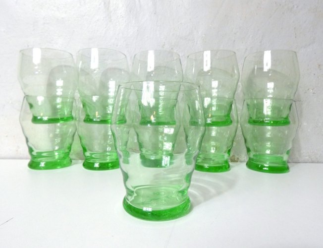 11 verres à eau en verre soufflé vintage