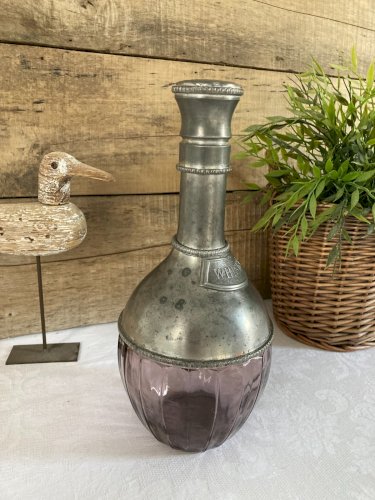 1125⚜️ Décoration Ancienne Carafe à Whisky en Verre et Étain Hauteur 27 Cm