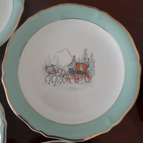 12 assiettes dessert anciennes en porcelaine de Limoges