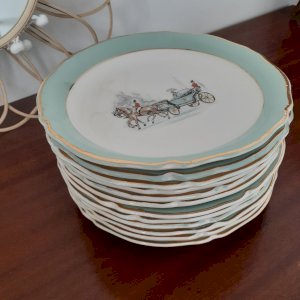 12 assiettes dessert anciennes en porcelaine de Limoges