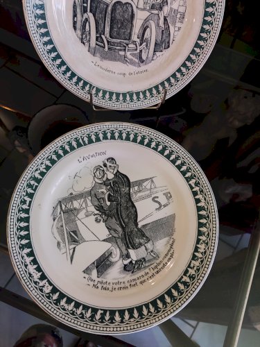 12 assiettes en faïence de Sarguemine sujet Sport